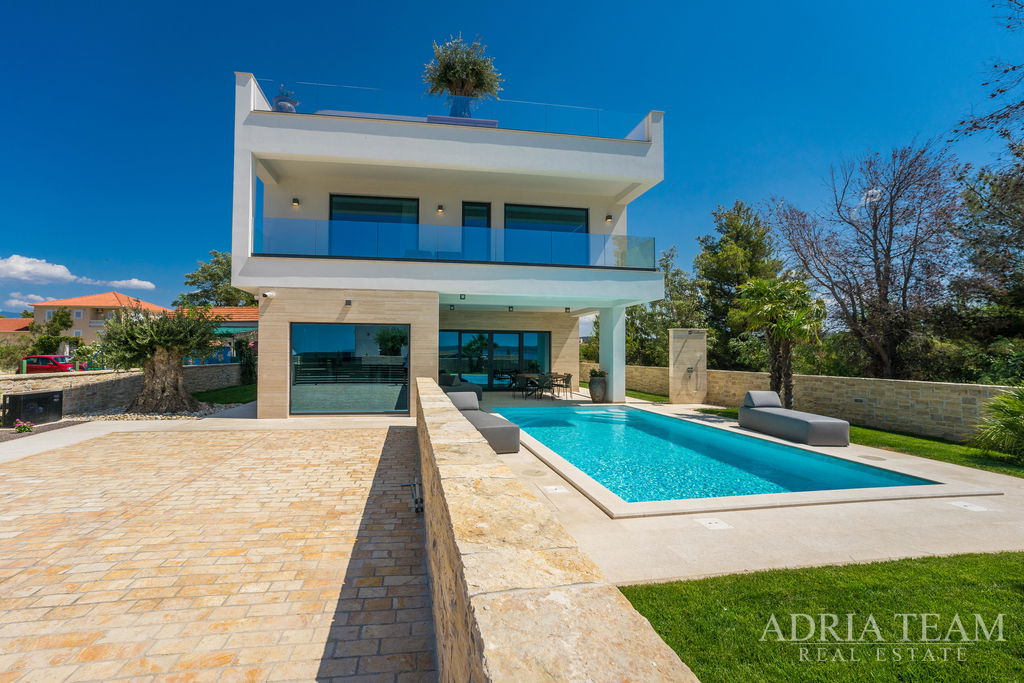 LUXURY VILLA, SECOND ROW TO THE SEA - LJUBAČ