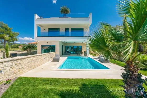 LUXURY VILLA, SECOND ROW TO THE SEA - LJUBAČ property for sale