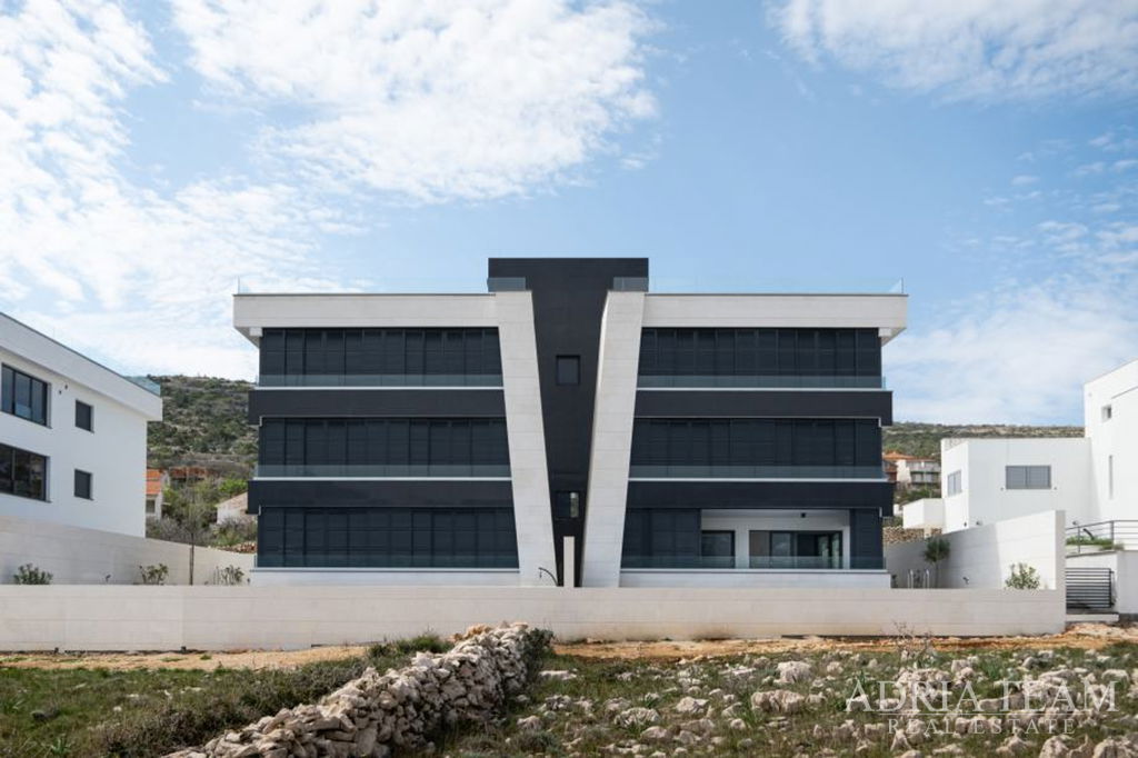 LUXURY PENTHOUSE, FIRST ROW TO THE SEA - VINJERAC