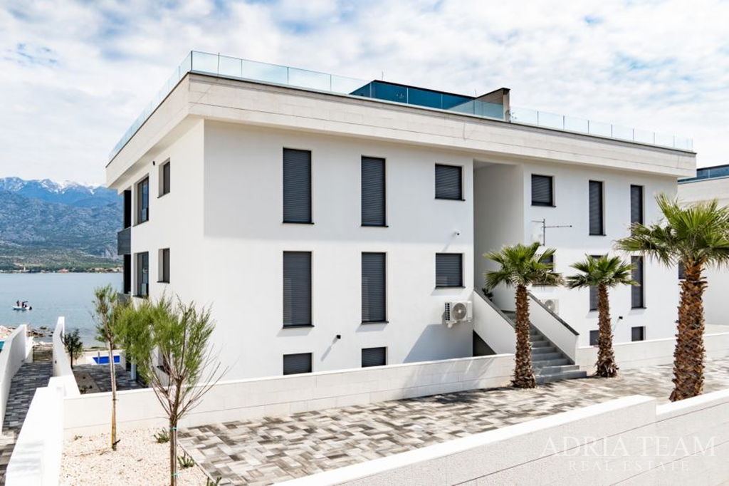 LUXURY PENTHOUSE, FIRST ROW TO THE SEA - VINJERAC