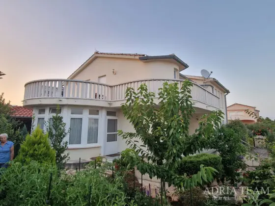 AMERICAN STYLE FAMILY VILLA - VODICE property for sale