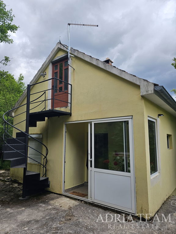 HOUSE IN BEAUTIFUL SURROUNDINGS - RIČICE