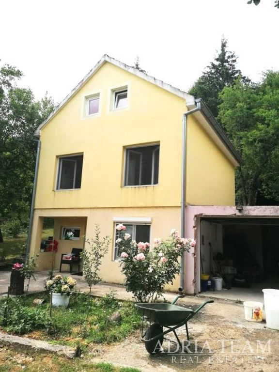 HOUSE IN BEAUTIFUL SURROUNDINGS - RIČICE