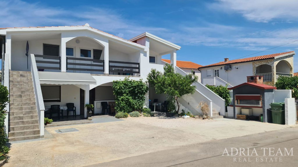APARTMENT HOUSE WITH 5 APARTMENTS, 170m FROM THE SEA - VIR, ZADAR
