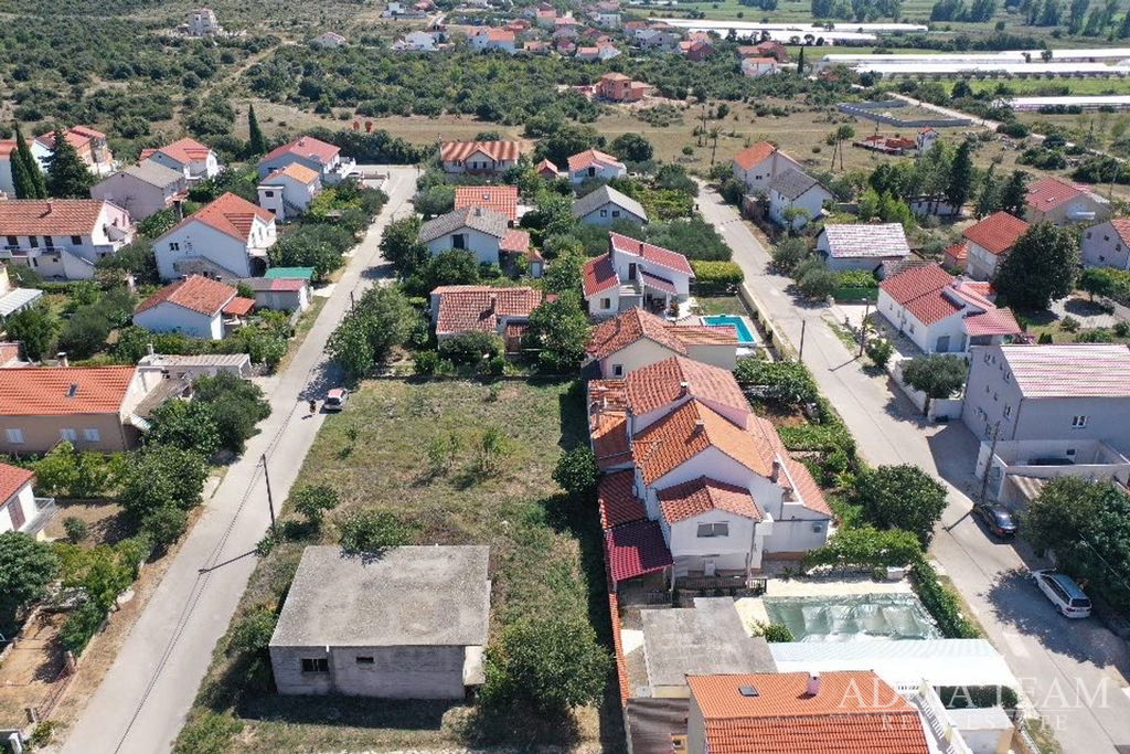 BUILDING LAND - KAKMA