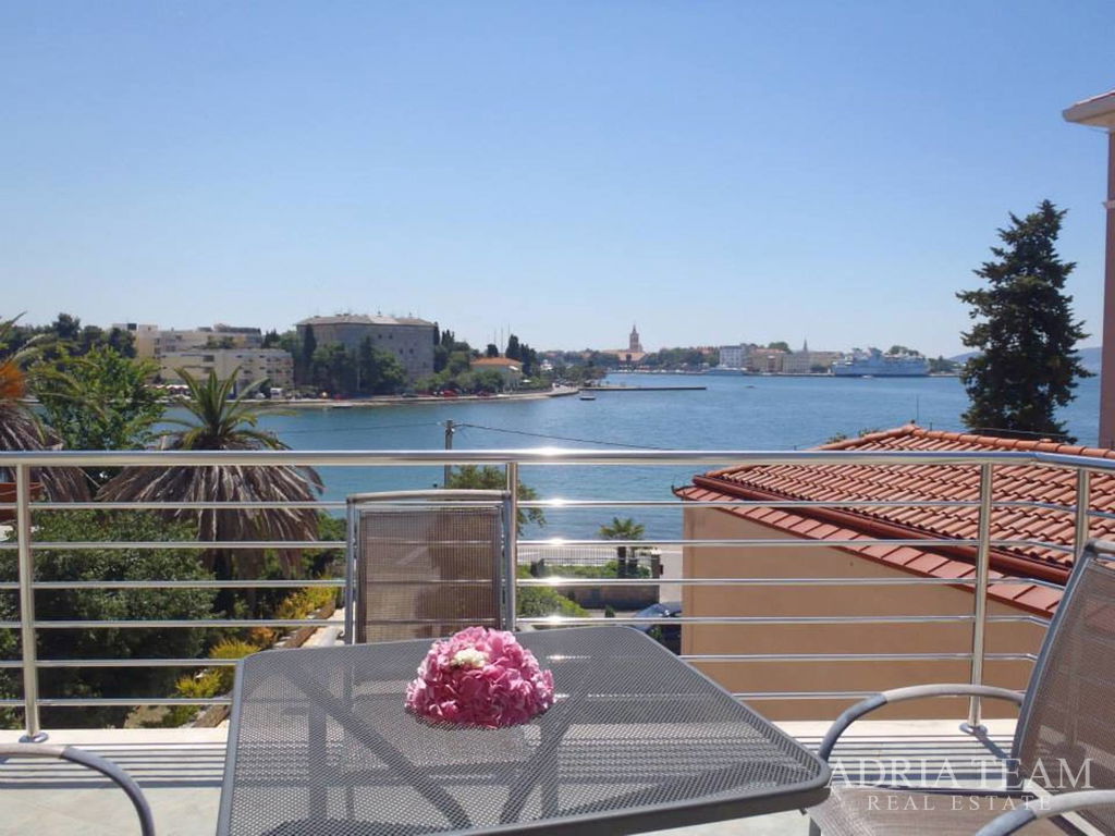 HOUSE IN THE FIRST ROW TO THE SEA, BEAUTIFUL VIEWS FROM ALL ROOMS - BRODARICA, ZADAR