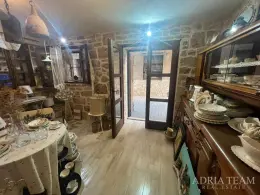 HOUSE IN A ROW WITH AN APARTMENT AND COMMERCIAL SPACE, EXCELLENT LOCATION AND INVESTMENT - PIROVAC, CENTER property for sale