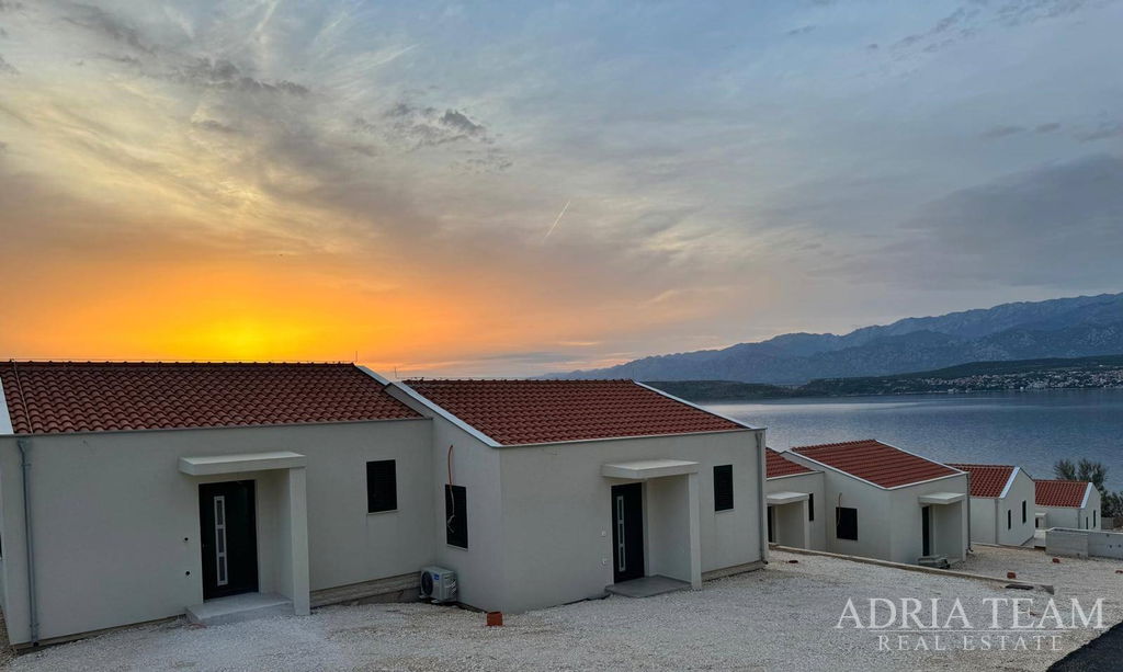 HOUSES IN A ROW WITH SEA VIEW, 2ND-4TH ROW TO THE SEA - NOVIGRAD DALMATINSKI