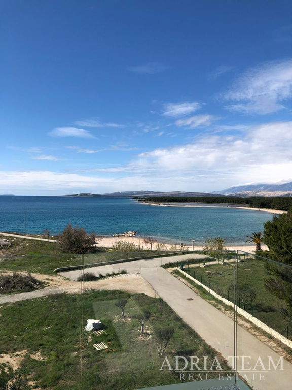 APARTMENT WITH 3 BEDROOMS, 1. ROW TO THE SEA - POVLJANA, PAG