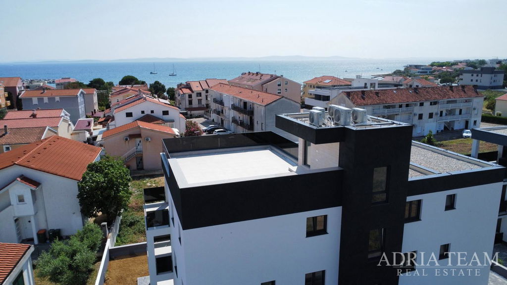 PENTHOUSE NEAR THE BEACH, BUILDING 2. NEWLY BUILT, 150m FROM THE SEA - PRIVLAKA