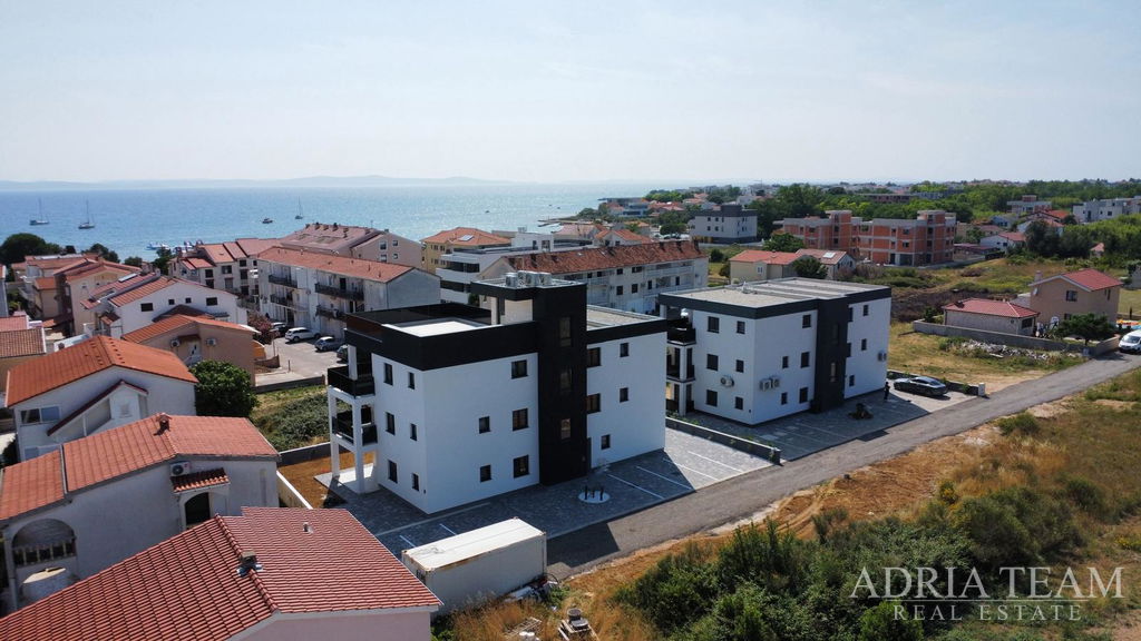 PENTHOUSE NEAR THE BEACH, BUILDING 2. NEWLY BUILT, 150m FROM THE SEA - PRIVLAKA