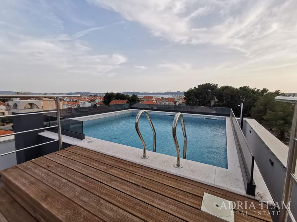 FOUR-ROOM APARTMENT WITH ROOF TERRACE AND SWIMMING POOL, NEW BUILDING - BELAFUŽA, ZADAR