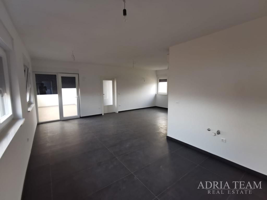 FOUR-ROOM APARTMENT WITH ROOF TERRACE AND SWIMMING POOL, NEW BUILDING - BELAFUŽA, ZADAR