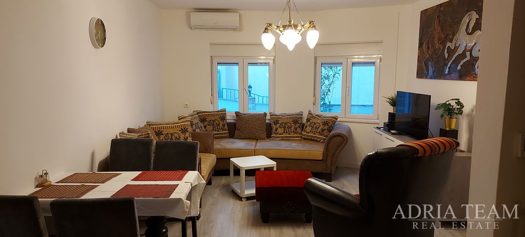 TWO CONNECTED APARTMENTS WITH SEA VIEW - OKRUG GORNJI, ČIOVO