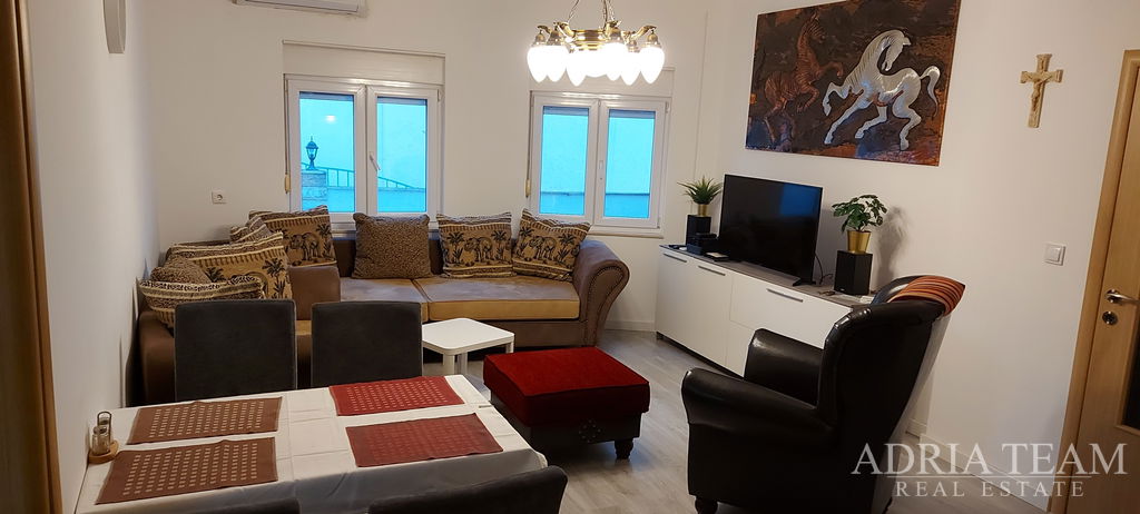 TWO CONNECTED APARTMENTS WITH SEA VIEW - OKRUG GORNJI, ČIOVO