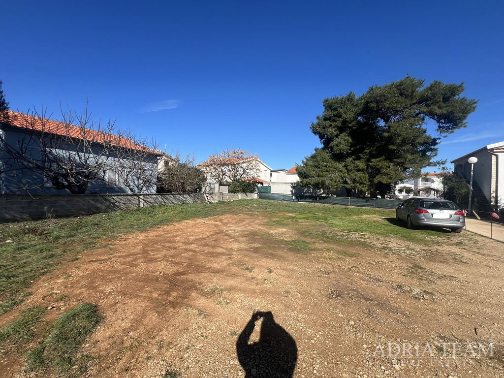 UNDEVELOPED PART OF BUILDING LAND - VIR