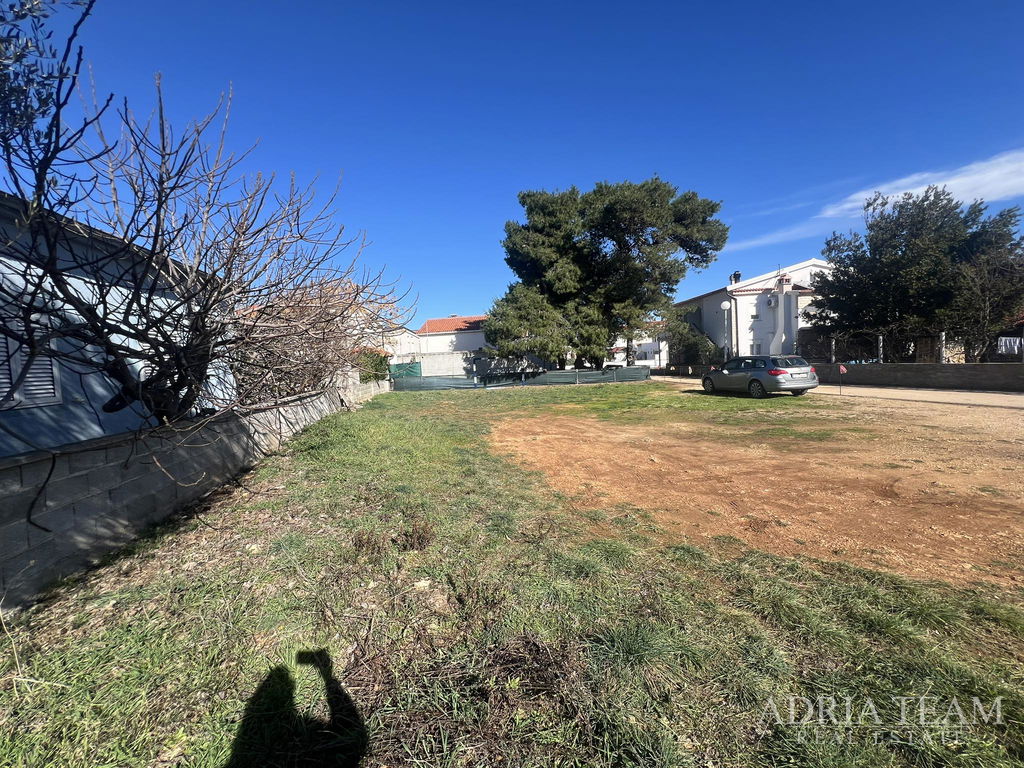 UNDEVELOPED PART OF BUILDING LAND - VIR