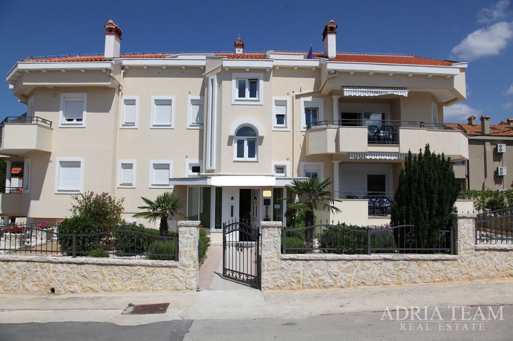 VILLA WITH 7 APARTMENTS, SEA VIEW - DIKLO, ZADAR