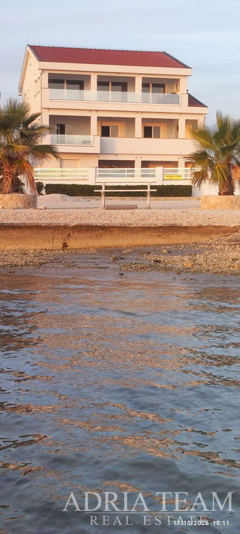 APARTMENT, FIRST ROW TO THE SEA - VIR, ZADAR