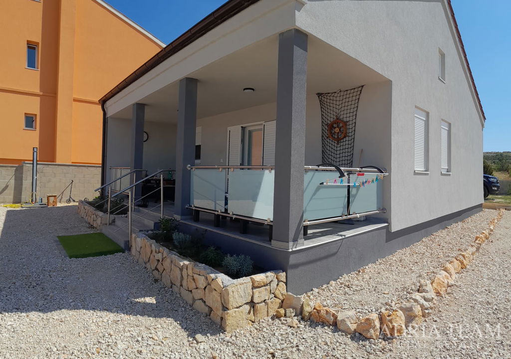 NEWLY BUILT HOUSE - RAŽANAC