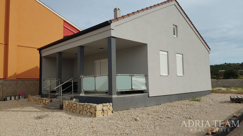NEWLY BUILT HOUSE - RAŽANAC