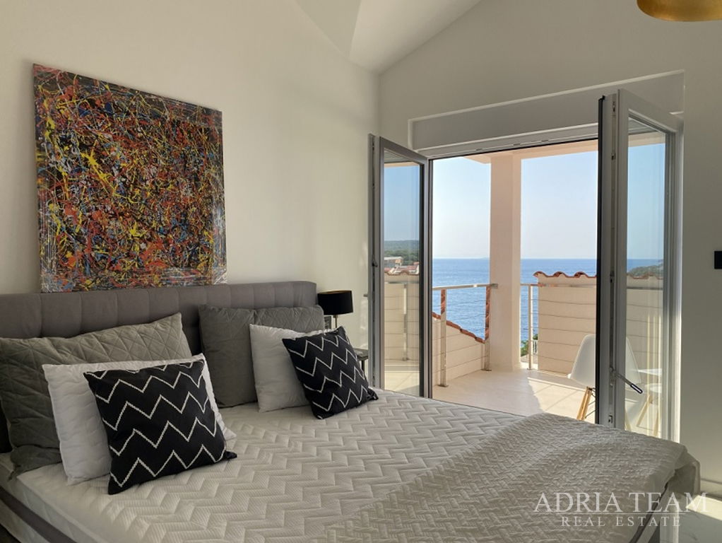 NEWLY BUILT VILLA ONLY 40m FROM THE SEA - JAKIŠNICA, PAG