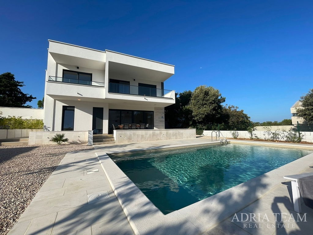 VILLA NEAR BEACHES, KINDERGARTEN, AND LOKUNJE - NOVALJA, PAG