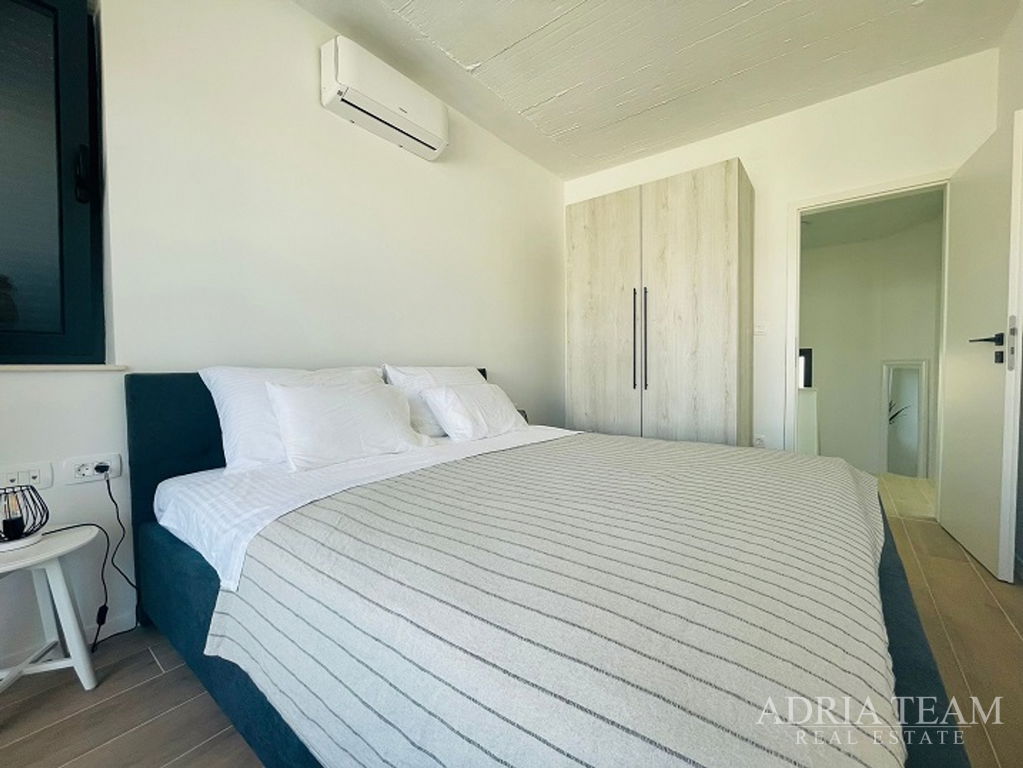 VILLA NEAR BEACHES, KINDERGARTEN, AND LOKUNJE - NOVALJA, PAG