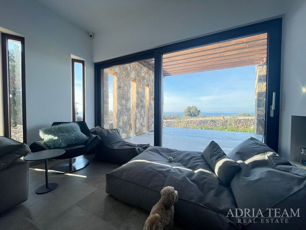 VILLA WITH A POOL, NEW BUILD - LUN, PAG