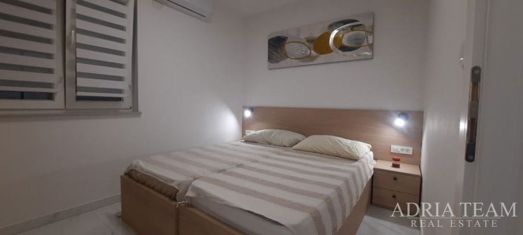 NEWLY BUILT APARTMENT, SEA VIEW, GARDEN 240 m2 - POVLJANA, PAG