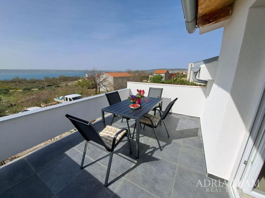 THREE-BEDROOM APARTMENT WITH SEA VIEW - MASLENICA
