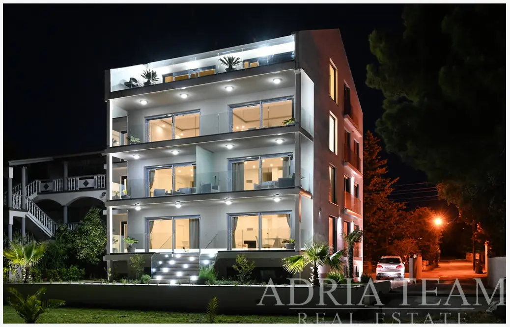 LUXURY APARTMENT, FIRST ROW TO THE SEA, MODERN DESIGN – BIBINJE