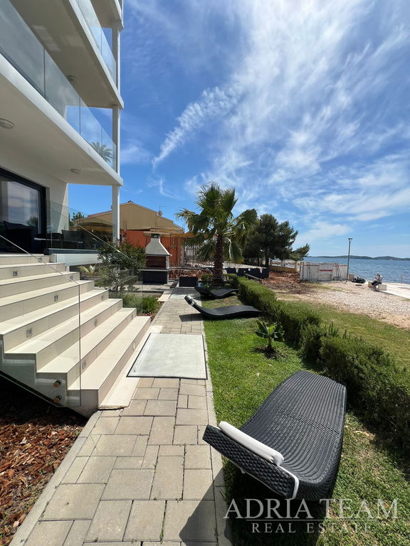 LUXURY APARTMENT, FIRST ROW TO THE SEA, MODERN DESIGN – BIBINJE