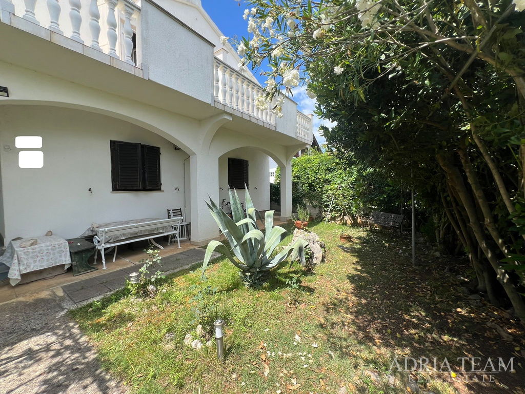 HOUSE WITH 3 RESIDENTIAL UNITS – NEVIĐANE, ISLAND OF PAŠMAN
