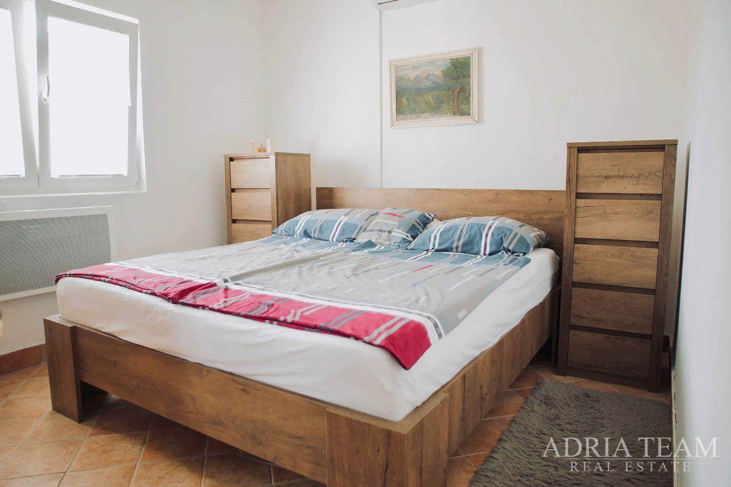 RENOVATED HOUSE WITH SEA VIEW AND 4 APARTMENTS - VIR