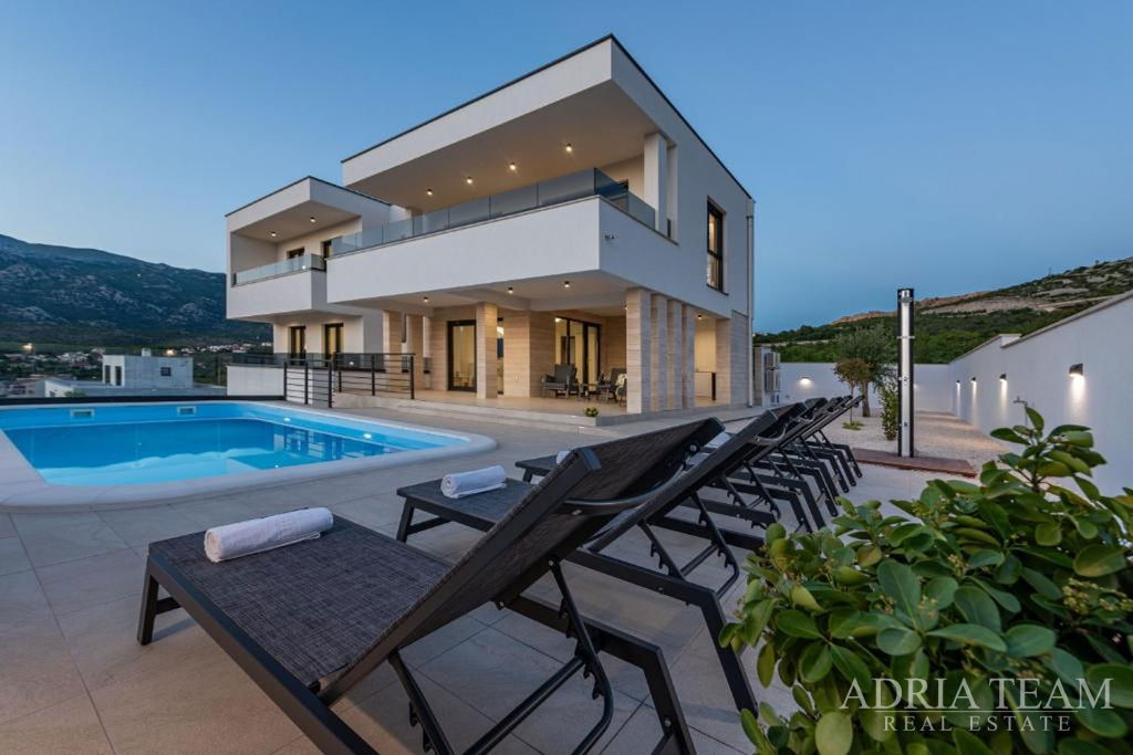 NEWLY BUILT VILLA WITH SEA, MOUNTAIN AND FOREST VIEW – ROVANJSKA