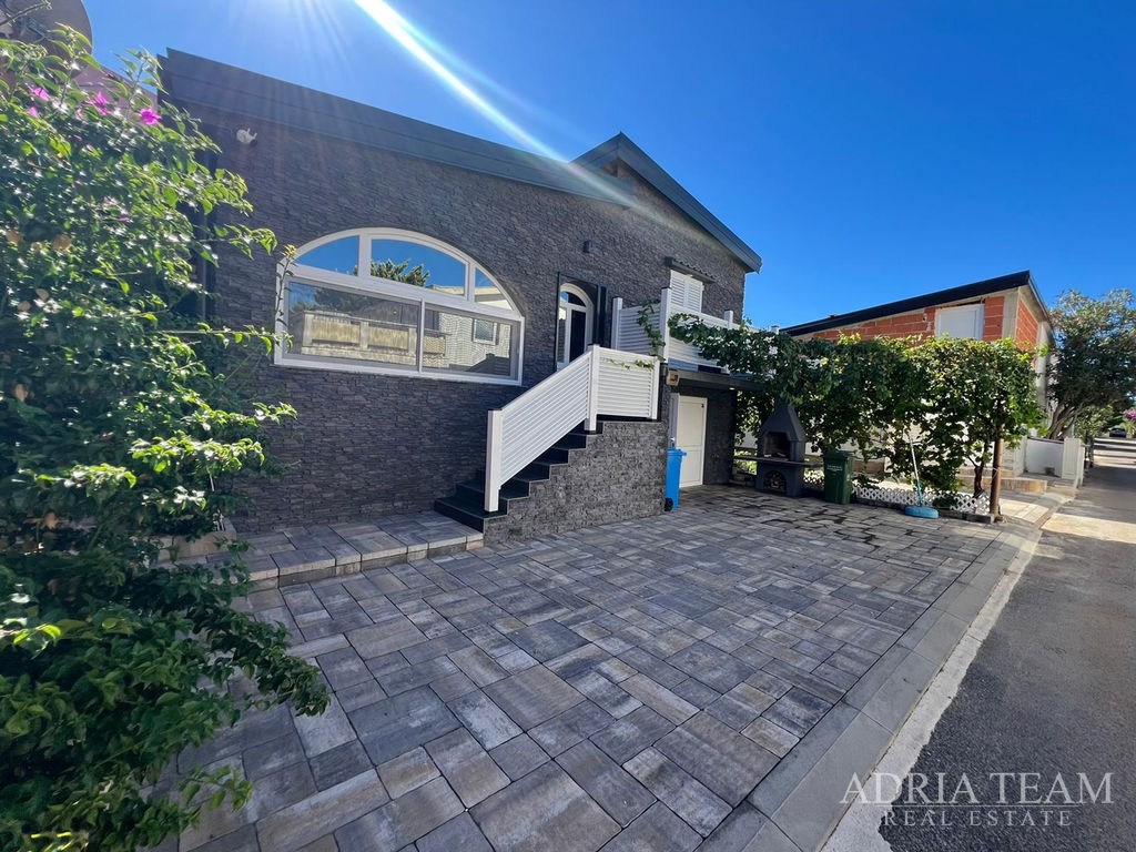 HOUSE WITH SEA VIEW – VIR