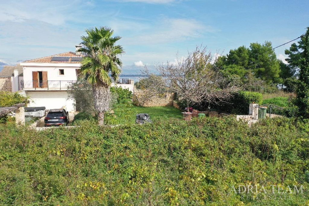 BUILDING LAND, 45 m FROM THE SEA - UGLJAN