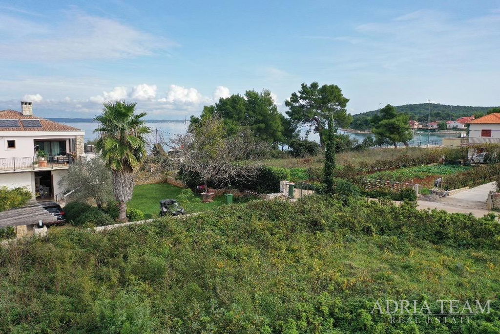BUILDING LAND, 45 m FROM THE SEA - UGLJAN