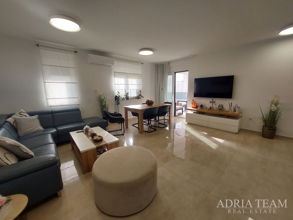 ATTRACTIVE APARTMENT 80m FROM THE SEA – DIKLO, ZADAR