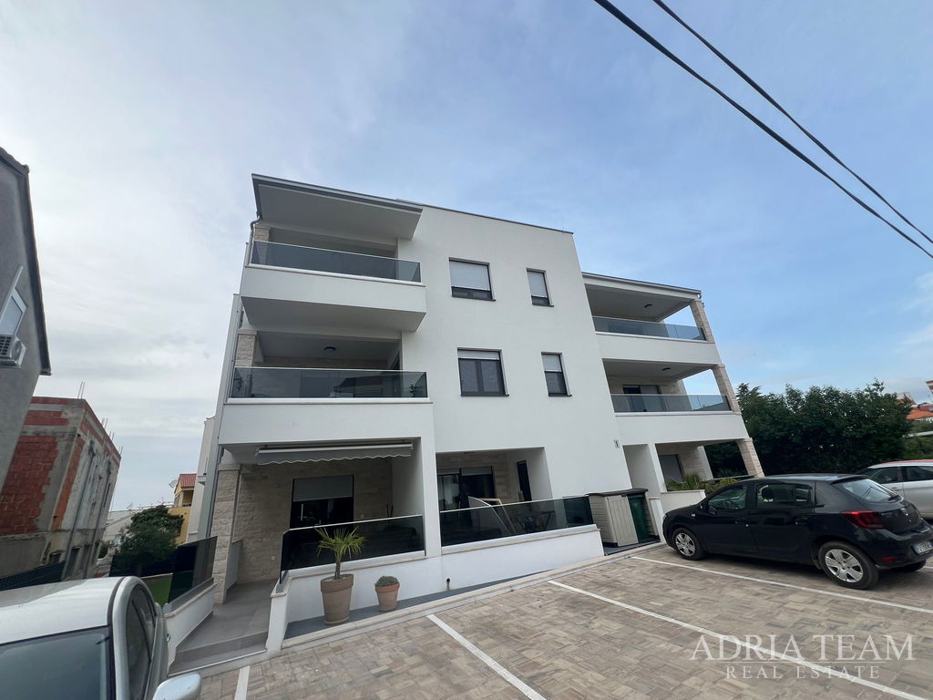 ATTRACTIVE APARTMENT 80m FROM THE SEA – DIKLO, ZADAR