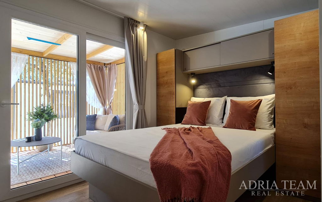 FULLY EQUIPPED LUXURY MOBILE HOME 6+2, ONLY 320m FROM THE SEA - BIOGRAD NA MORU