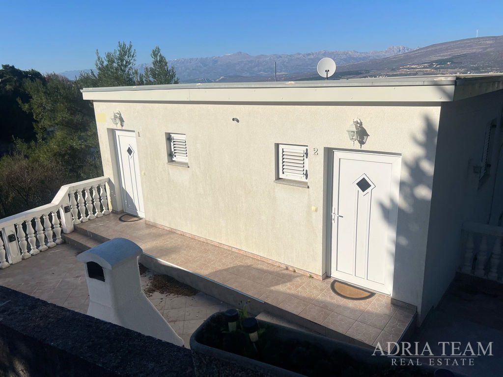 HOUSE WITH THREE RESIDENTIAL UNITS, VIEW OF THE SEA AND VELEBIT – DONJI KARIN