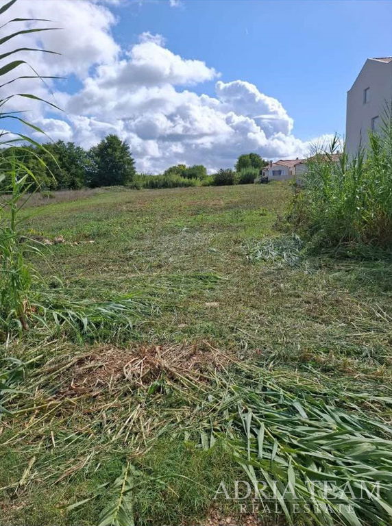 BUILDING LAND, NEAR THE SEA, QUIET AND PEACEFUL LOCATION – PRIVLAKA