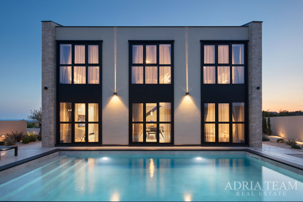 HOUSE WITH SUMMER KITCHEN AND POOL, NEW BUILD – VISOČANE