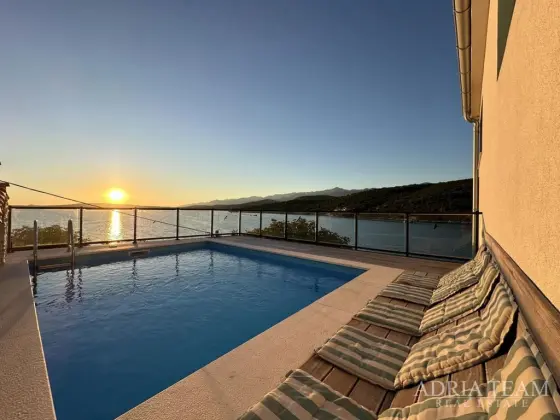 RENOVATED APARTMENT HOUSE, FIRST ROW BY THE SEA – MEKA DRAGA, KRUŠEVO property for sale