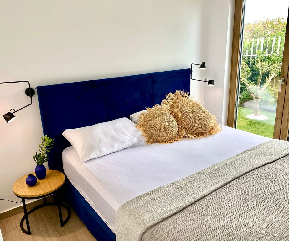 LUXURY TWO-STOREY APARTMENT, FIRST ROW TO THE SEA, NEW BUILD - POVLJANA, PAG