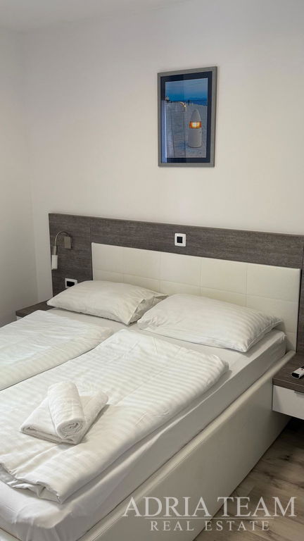 GROUND FLOOR APARTMENT WITH TWO GARDENS AND A TERRACE - PETRČANE