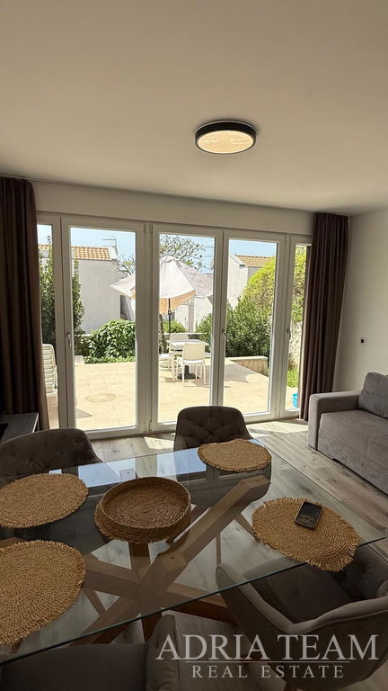 GROUND FLOOR APARTMENT WITH TWO GARDENS AND A TERRACE - PETRČANE