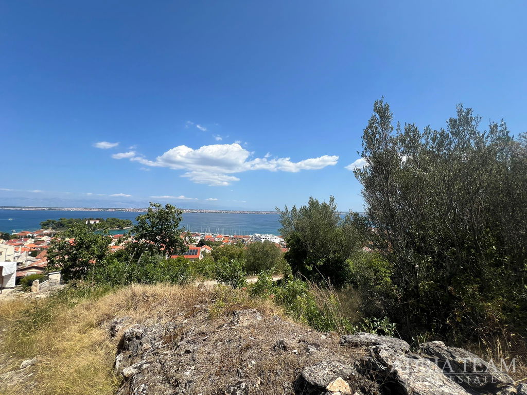 BUILDING LAND WITH A PROJECT FOR A VILLA WITH A SWIMMING POOL, SEA VIEW - PREKO, UGLJAN